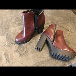 Cute wine colored boots!